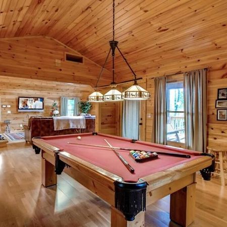 Great Location Pool Table Hot Tub Villa Gatlinburg Luaran gambar