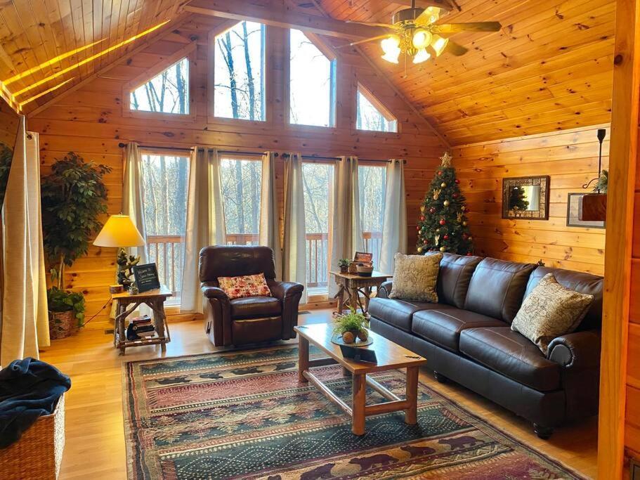 Great Location Pool Table Hot Tub Villa Gatlinburg Luaran gambar
