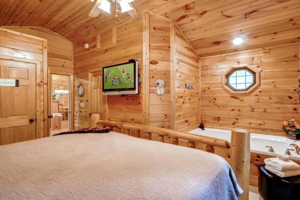 Great Location Pool Table Hot Tub Villa Gatlinburg Luaran gambar